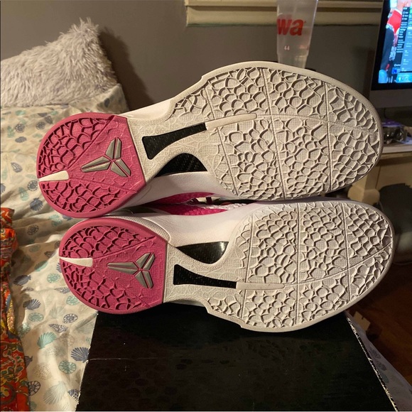 Kobe 6 “Kay Yow” - Picture 4 of 6
